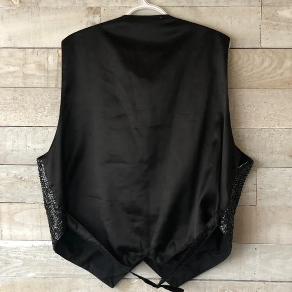 Stunning Sequin Musical Note Vest - Black and Silver - Picture 2 of 14